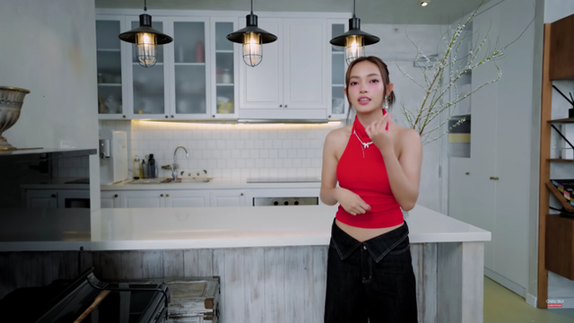 Châu Bùi cải tạo không gian sống, thay đổi màu sắc chủ đạo cũng như nội thất để phù hợp nhu cầu mới