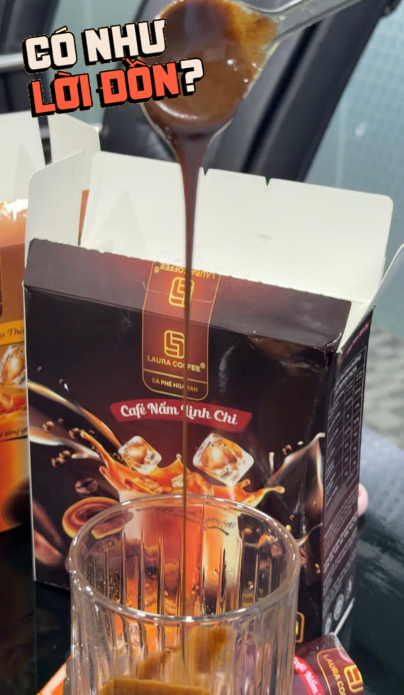 Pha 4 gói cà phê Laura của Nhật Kim Anh nhưng chả thấy linh chi hay đông trùng, độ sánh kẹo lại đến từ lượng đường khổng lồ!