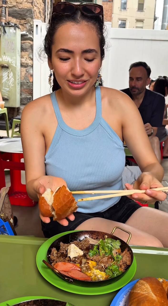 Hàng bánh mì chảo ở New York đang được các blogger ghé thăm liên tục những ngày gần đây