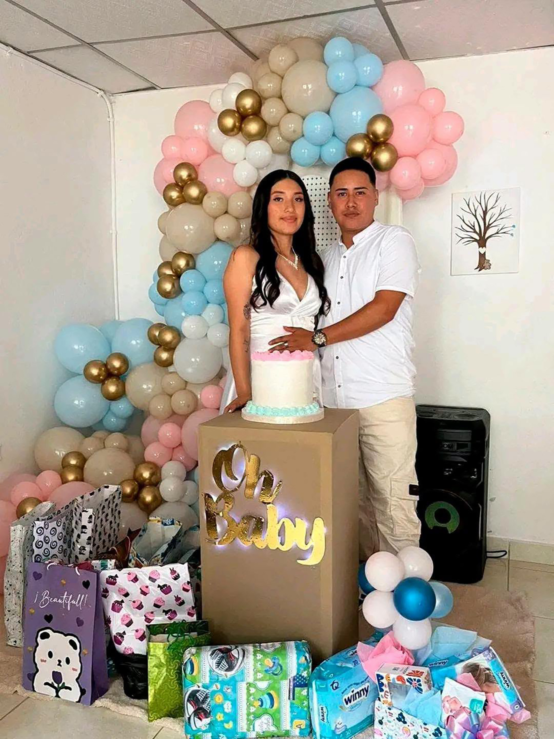 Gia đình nạn nhân hy vọng em bé còn sống và được trao trả