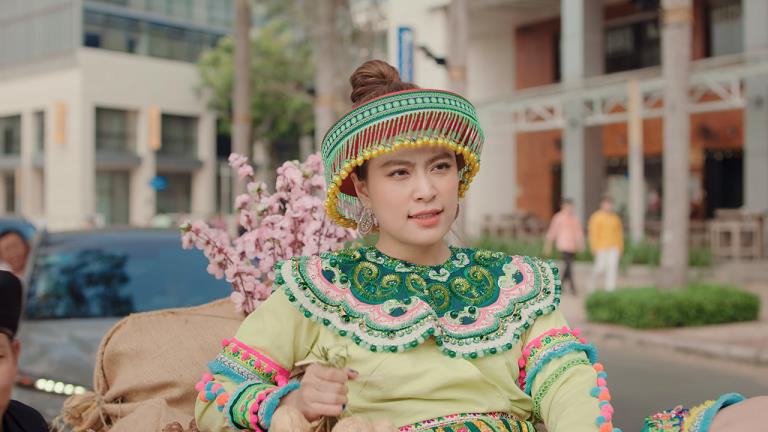 Lần đầu Đen Vâu hợp tác Hoàng Thùy Linh là ca khúc Làm Gì Phải Hốt 