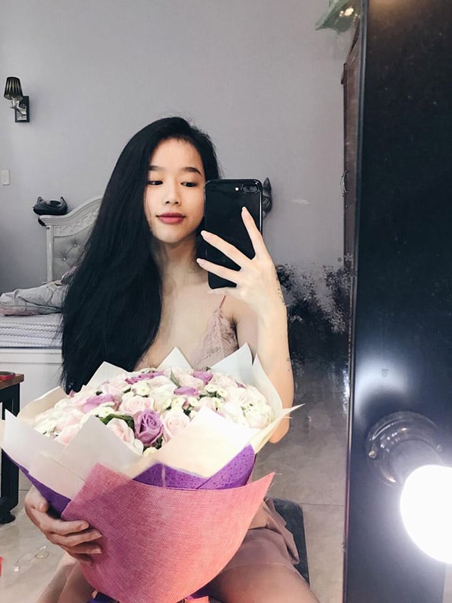 Thư Đan Nguyễn có khuôn mặt bầu bĩnh, vóc dáng nuột nà 