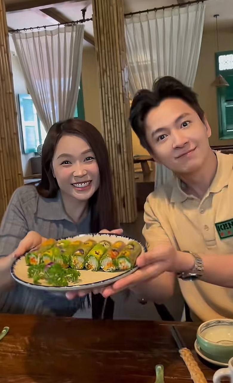 Sam và Ngô Kiến Huy hào hứng tới trải nghiệm nhà hàng chay của Phát La