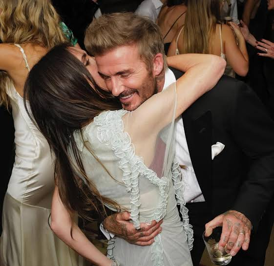 Người phụ nữ khiến David Beckham si mê gần 30 năm: Tuổi 52 đẹp không đối thủ, style là định nghĩa sống của xa xỉ thầm lặng