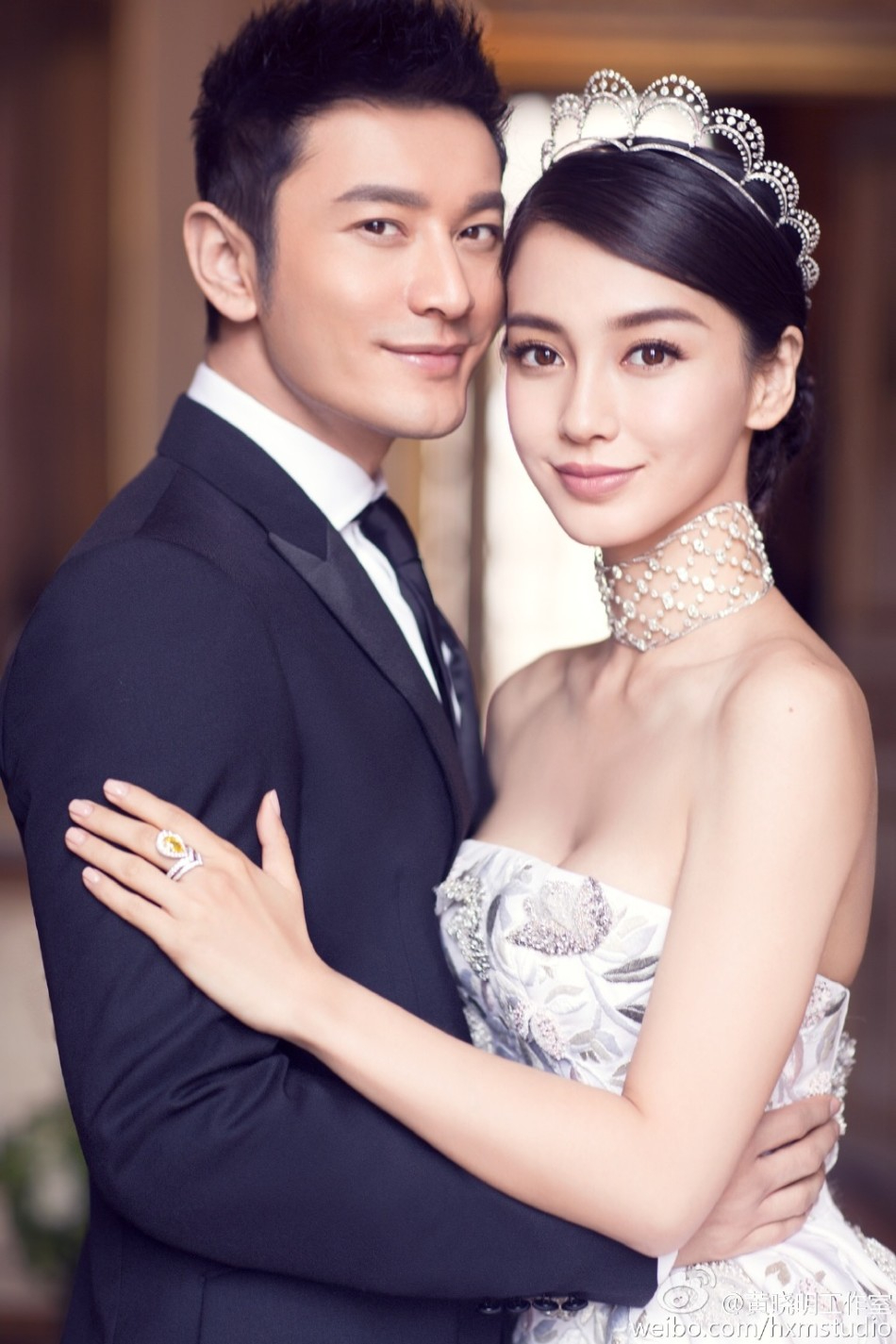Cuộc hôn nhân đứt gánh giữa đường của Angelababy - Huỳnh Hiểu Minh đã để lại nhiều tiếc nuối trong lòng người hâm mộ. Ảnh: Sina