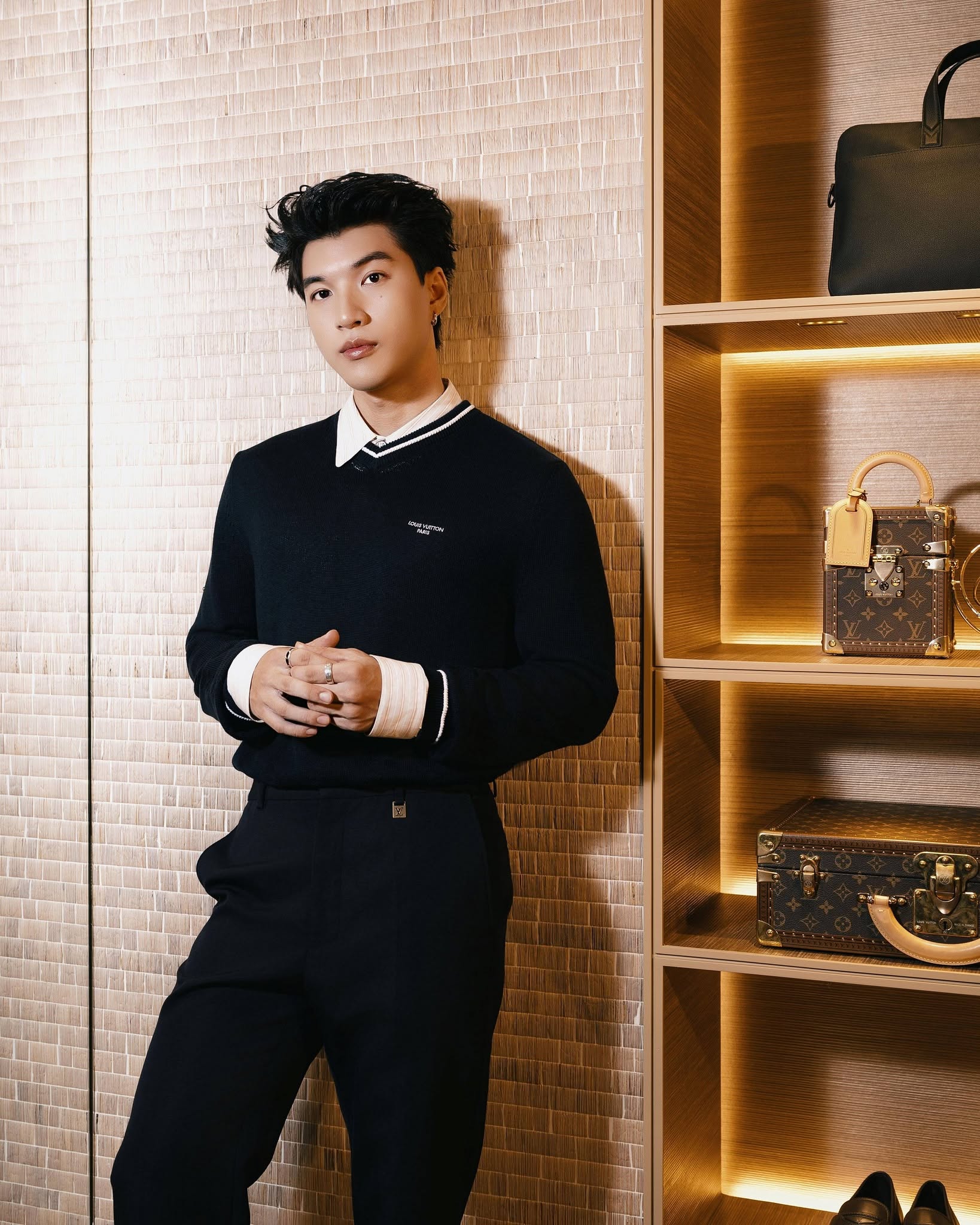  Album Mắt Nhắm Mắt Mở ra mắt trong năm 2026 giúp tên tuổi HIEUTHUHAI ngày càng được nhiều người yêu thích
