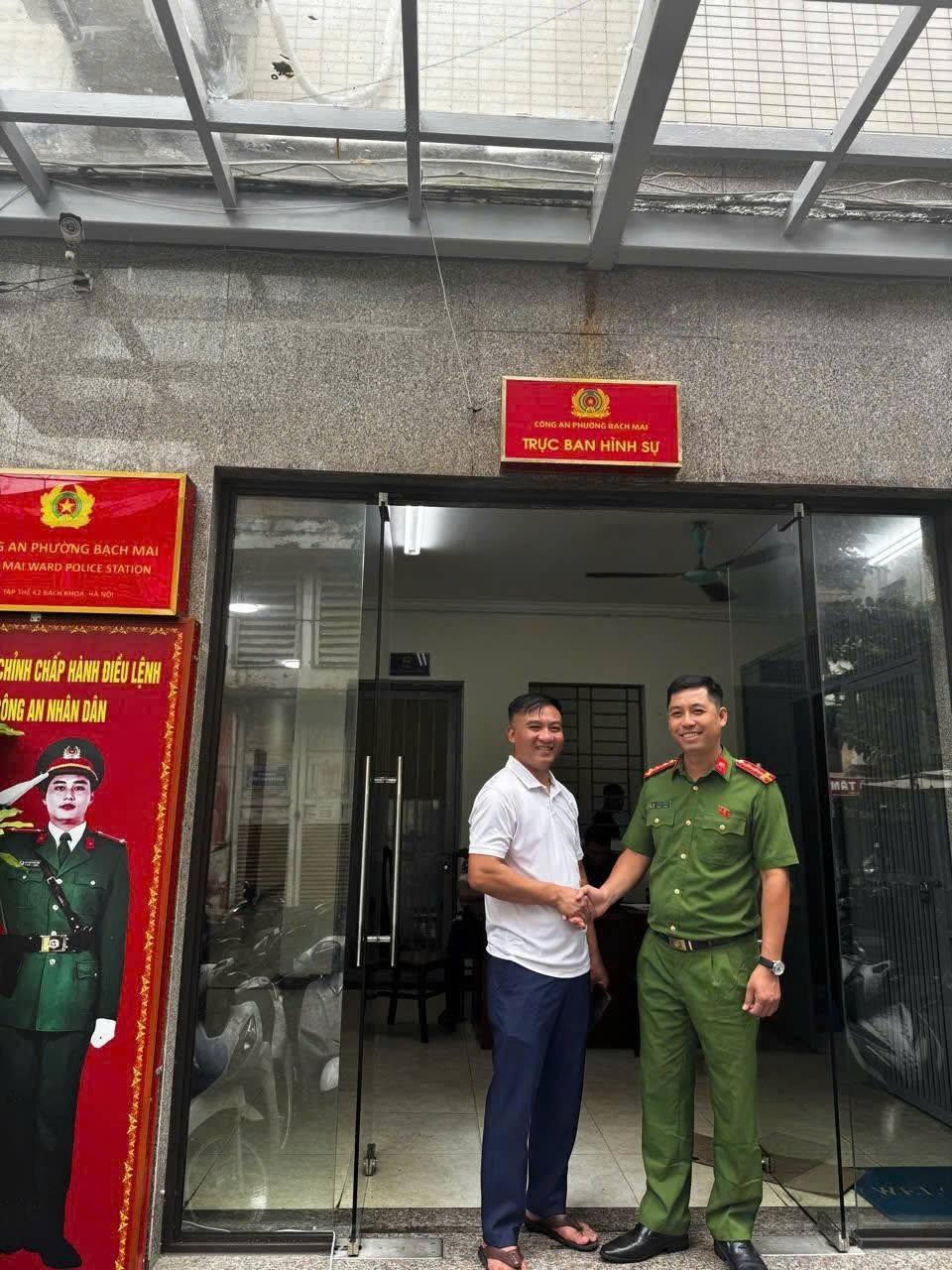 Anh Nguyễn Đức Nhã gửi thư cảm ơn Công an phường đã giúp nhận lại 950 triệu đồng chuyển khoản nhầm