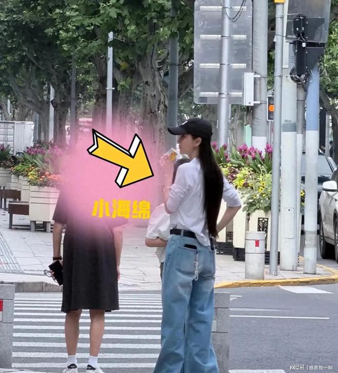 “Người qua đường” khen ngợi Tiểu Hải Miên lanh lợi và vô cùng dễ thương. Ảnh: 163
