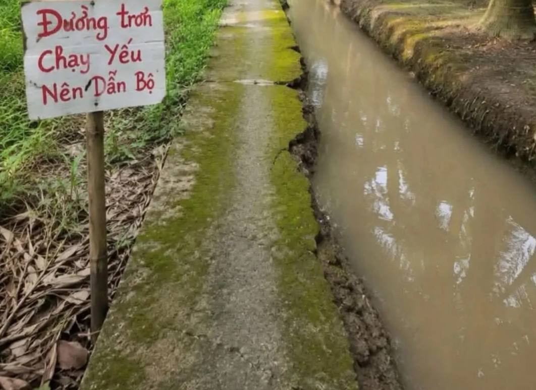 Một số tấm biển cảnh báo