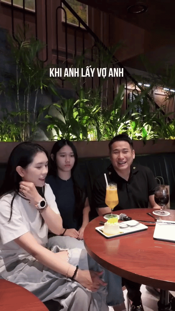 Minh Tiệp dí dỏm chia sẻ về việc vợ lúc mới gặp, còn là sinh viên, chạy xe máy cũ.