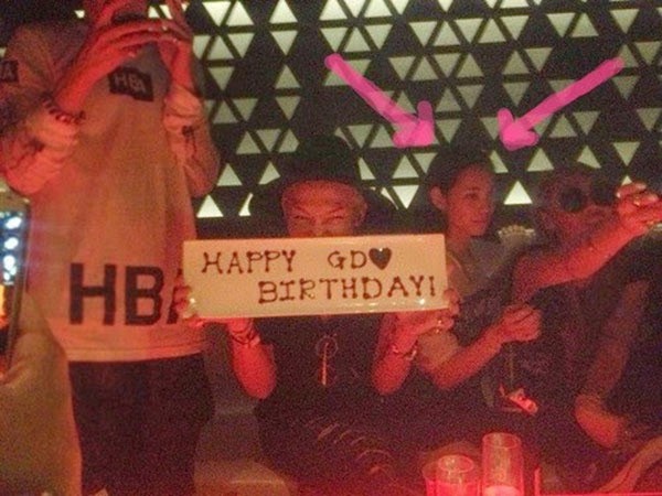 Cặp đôi vướng nghi vấn hẹn hò từ năm 2009. Khi ấy G-Dragon và Kiko Mizuhara bên nhau như hình với bóng, nhiều lần bị bắt gặp đi chơi cùng nhau. Tuy nhiên, cặp sao không thừa nhận hẹn hò. Ảnh: X.