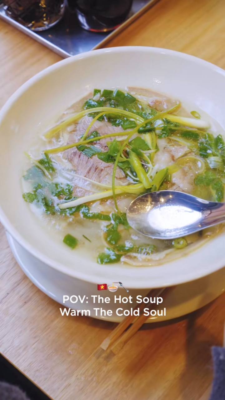 Đã rõ lý do Phở Bát Đàn đóng cửa suốt 1 tháng, hóa ra ông bà chủ âm thầm sang Tây mở luôn chi nhánh hoành tráng