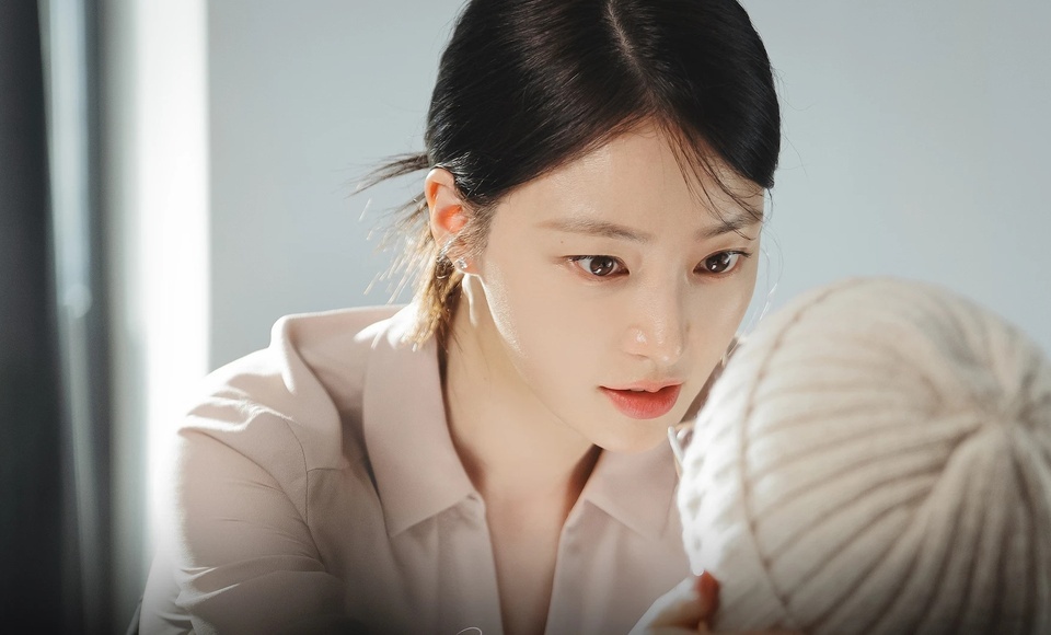 Mỹ nhân đẹp nức tiếng tiêu tan sự nghiệp vì scandal bạo lực học đường cấp độ 8, nạn nhân kể lại 90 phút bị hành hung gây sốc