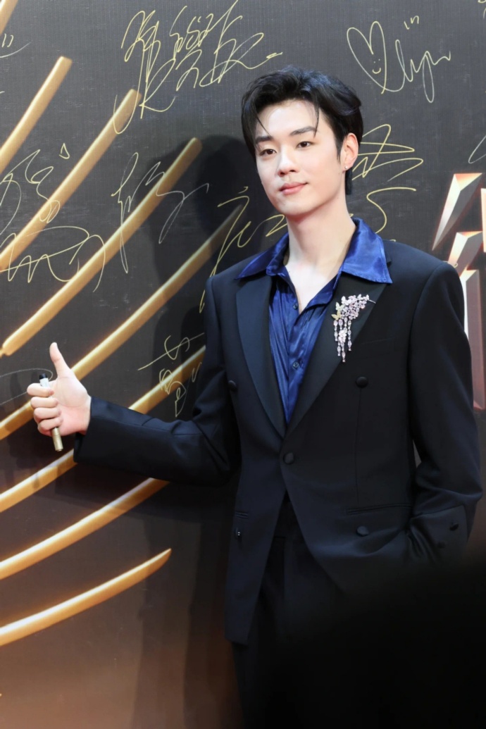 Ca sĩ - diễn viên Trần Thiếu Hi. Ảnh: Weibo. 