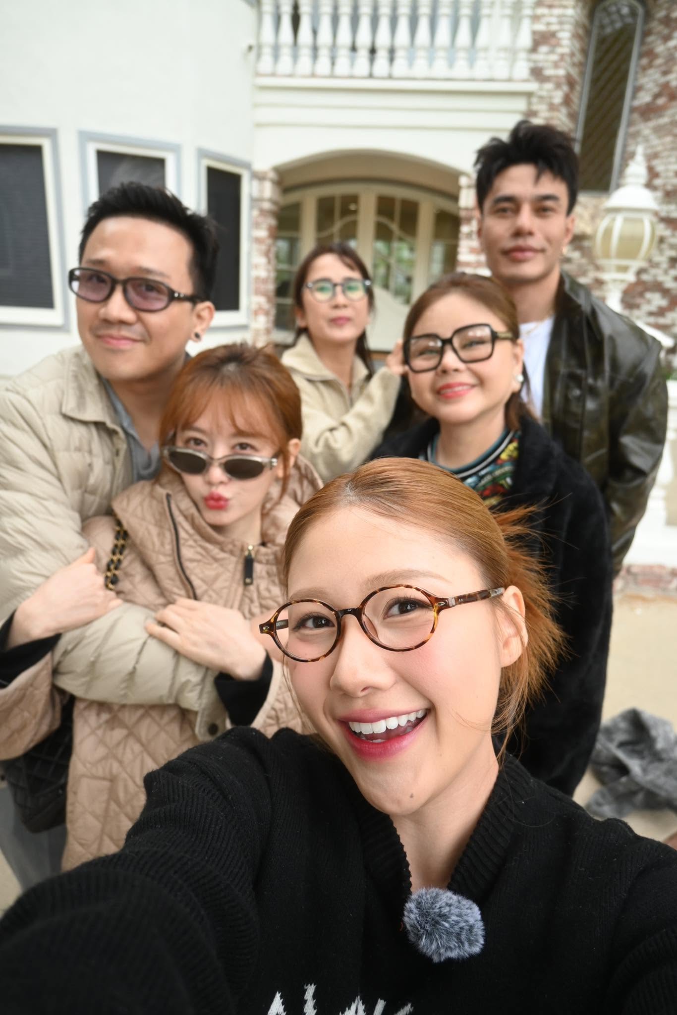 Hội bạn cũng vô cùng ngưỡng mộ tình yêu của Trấn Thành và Hari Won