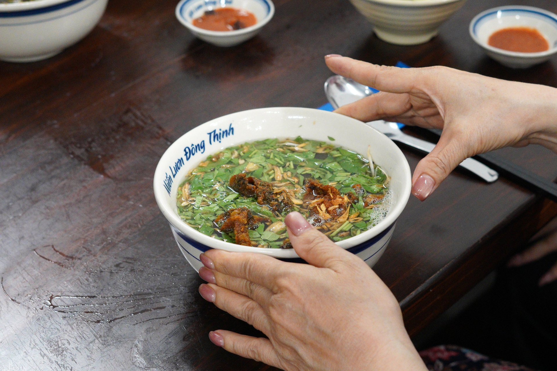 Quán miến lươn nổi tiếng Hà Nội mất 10 năm mới dám vào TP.HCM vì niềm trăn trở: Có nên nấu đậm đà hơn để hợp vị người miền Nam?