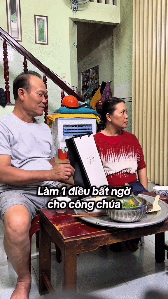 Người chồng 30 năm dậy từ 2 giờ sáng nấu cháo cho