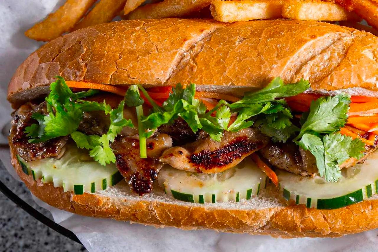 Bánh mì là món ăn Việt Nam được nhắc tới trong phần mới nhất của Spider-Man