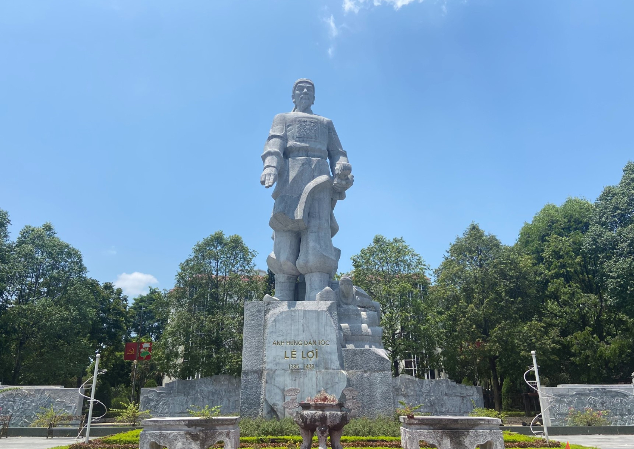 Tượng Lê Lợi ở Thanh Hóa. Ảnh: Internet