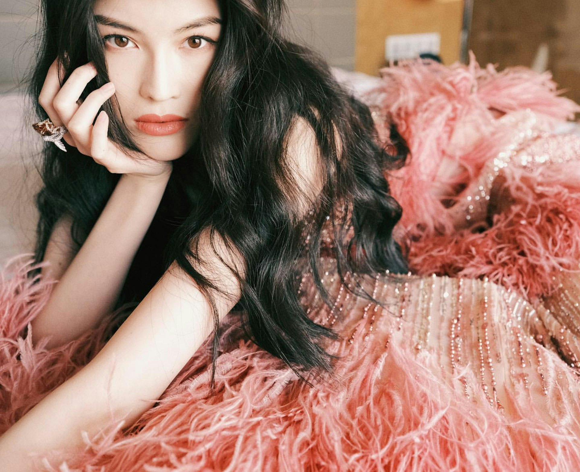 Vẻ đẹp ngọt ngào, sexy của Hà Tuệ. Ảnh: Sina.
