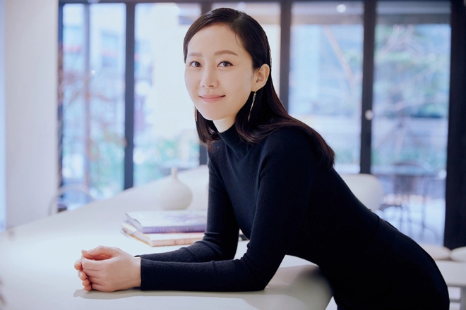 Á hậu bị Jang Dong Gun phản bội, nay cưới giám đốc bệnh viện đa khoa sống sung sướng như bà hoàng