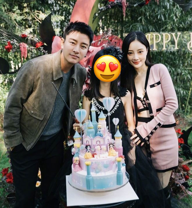 Hậu ly hôn, Giả Nãi Lượng và Lý Tiểu Lộ cùng chia sẻ trách nhiệm nuôi dạy Điềm Hinh. Ảnh: 163
