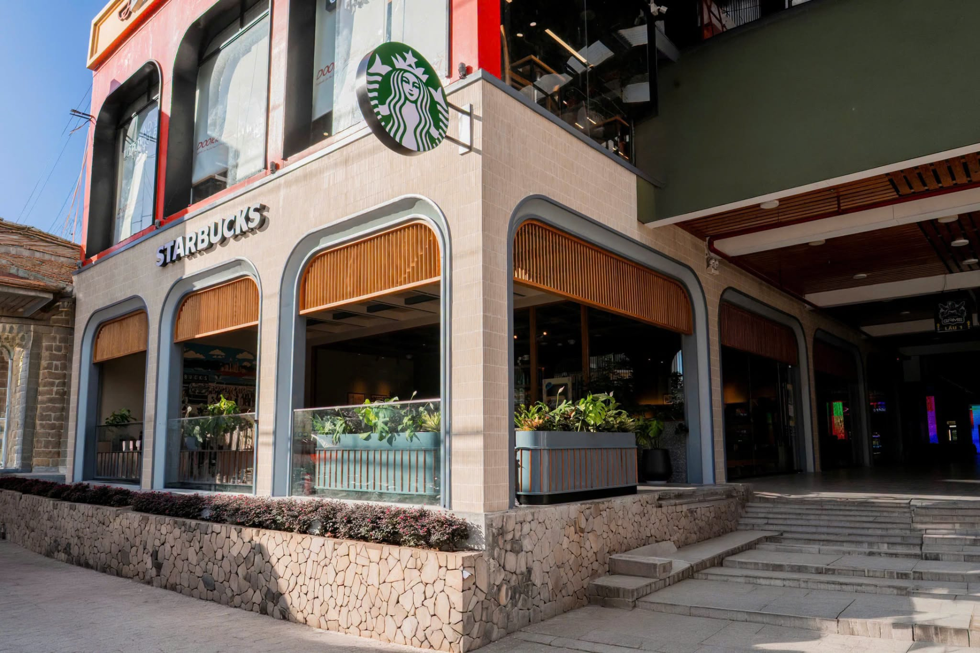 Starbucks chính thức lên tiếng về việc thay đổi chính sách