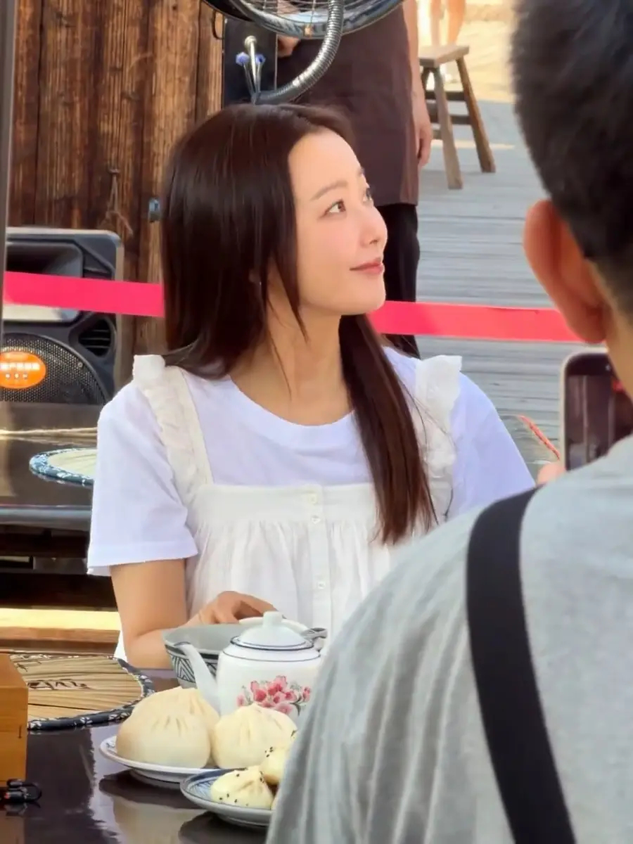  Ngoại hình không tin nổi của mỹ nhân đẹp nhất showbiz sau khi sinh con cho thiếu gia tập đoàn 