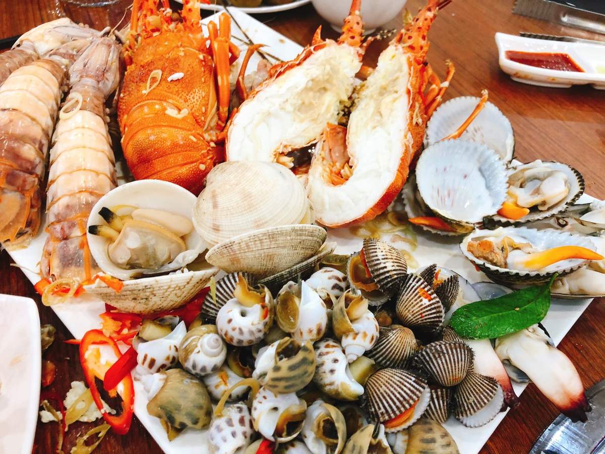 Trải nghiệm đang cực hot ở vịnh biển đẹp nhất Việt Nam: Thuê hẳn ca nô riêng ngắm hoàng hôn, mỗi người chưa tới 300.000 đồng