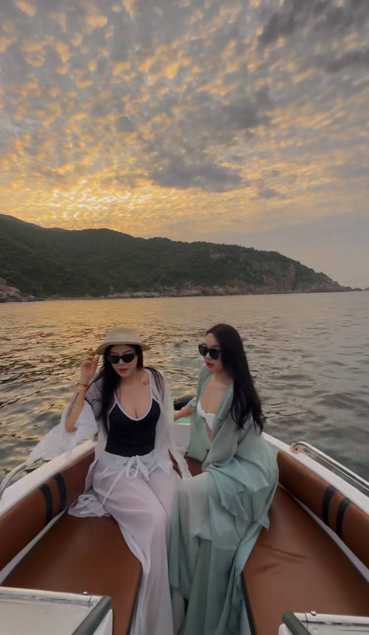 Trải nghiệm đang cực hot ở vịnh biển đẹp nhất Việt Nam: Thuê hẳn ca nô riêng ngắm hoàng hôn, mỗi người chưa tới 300.000 đồng