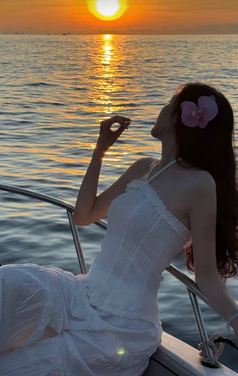 Trải nghiệm đang cực hot ở vịnh biển đẹp nhất Việt Nam: Thuê hẳn ca nô riêng ngắm hoàng hôn, mỗi người chưa tới 300.000 đồng