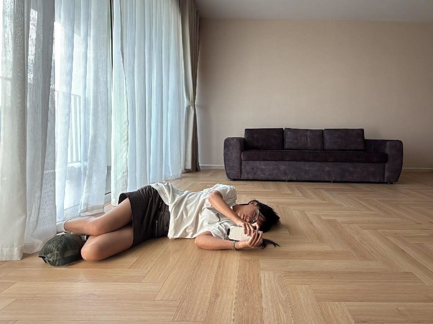 Châu Bùi đang tất bật dọn vào căn nhà mới