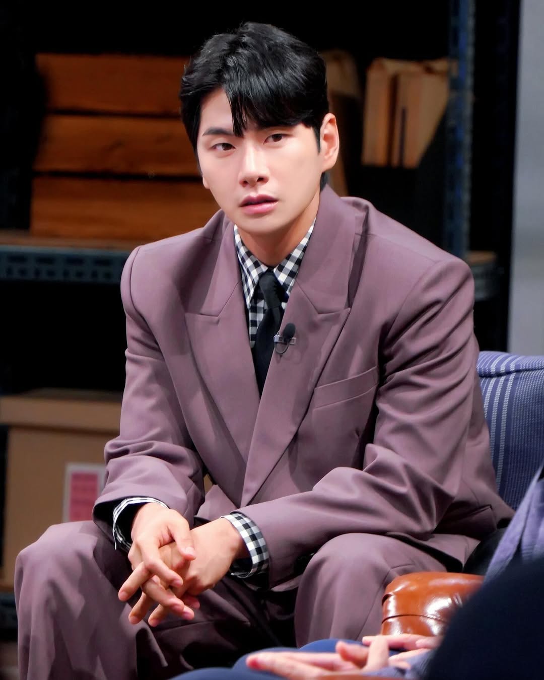 Lee Yi Kyung phần lớn nổi tiếng nhờ các vai phụ với tính cách đa dạng