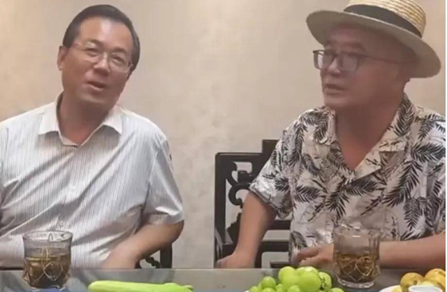Paparazzi Trác Vỹ tái xuất và tiết lộ tin chấn động về 1 thiên vương làng nhạc Hoa ngữ có con ngoài giá thú. Ảnh: Sohu.