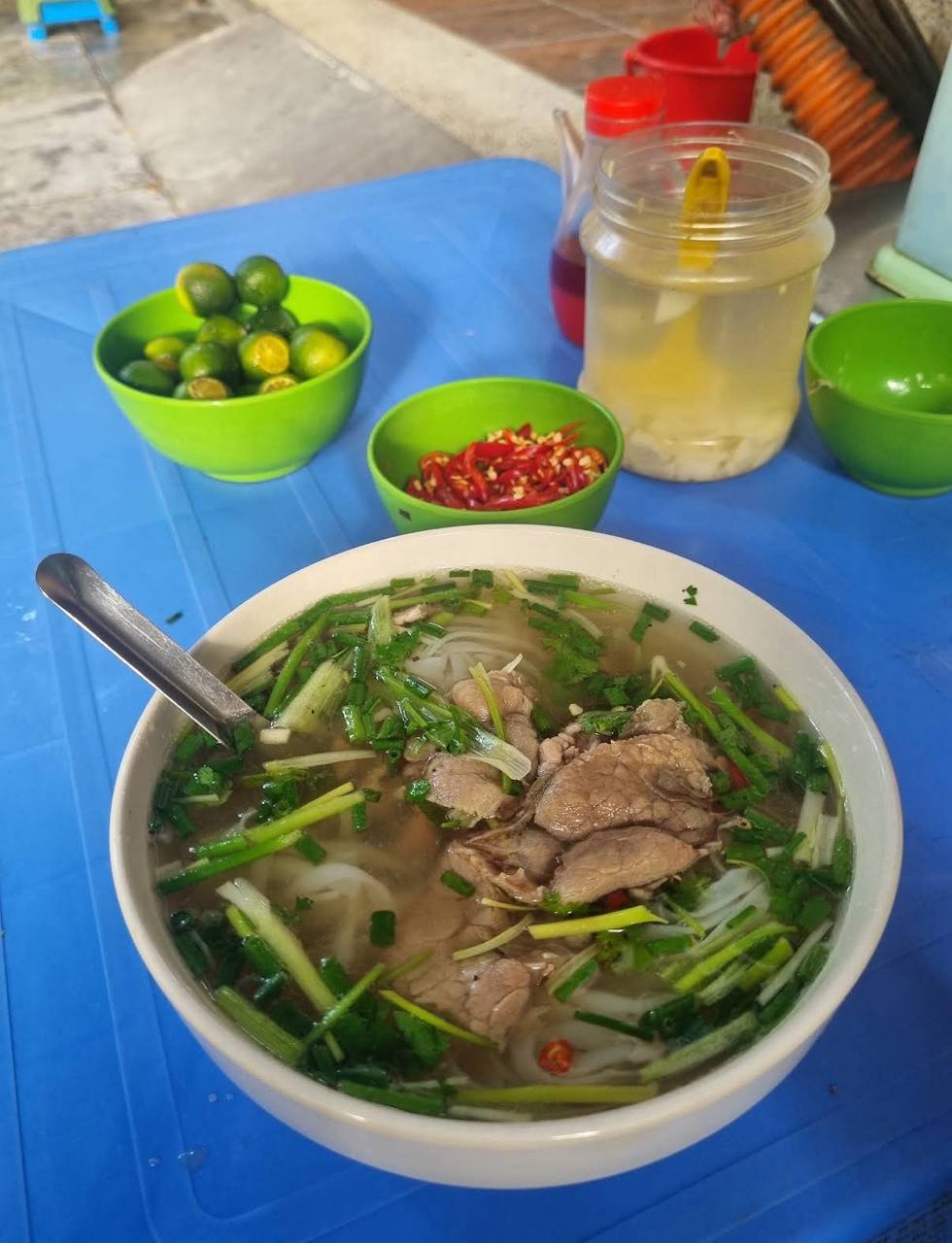 Quán đã tồn tại hơn 30 năm, do một cặp vợ chồng lớn tuổi bán. Ảnh: Google Review 