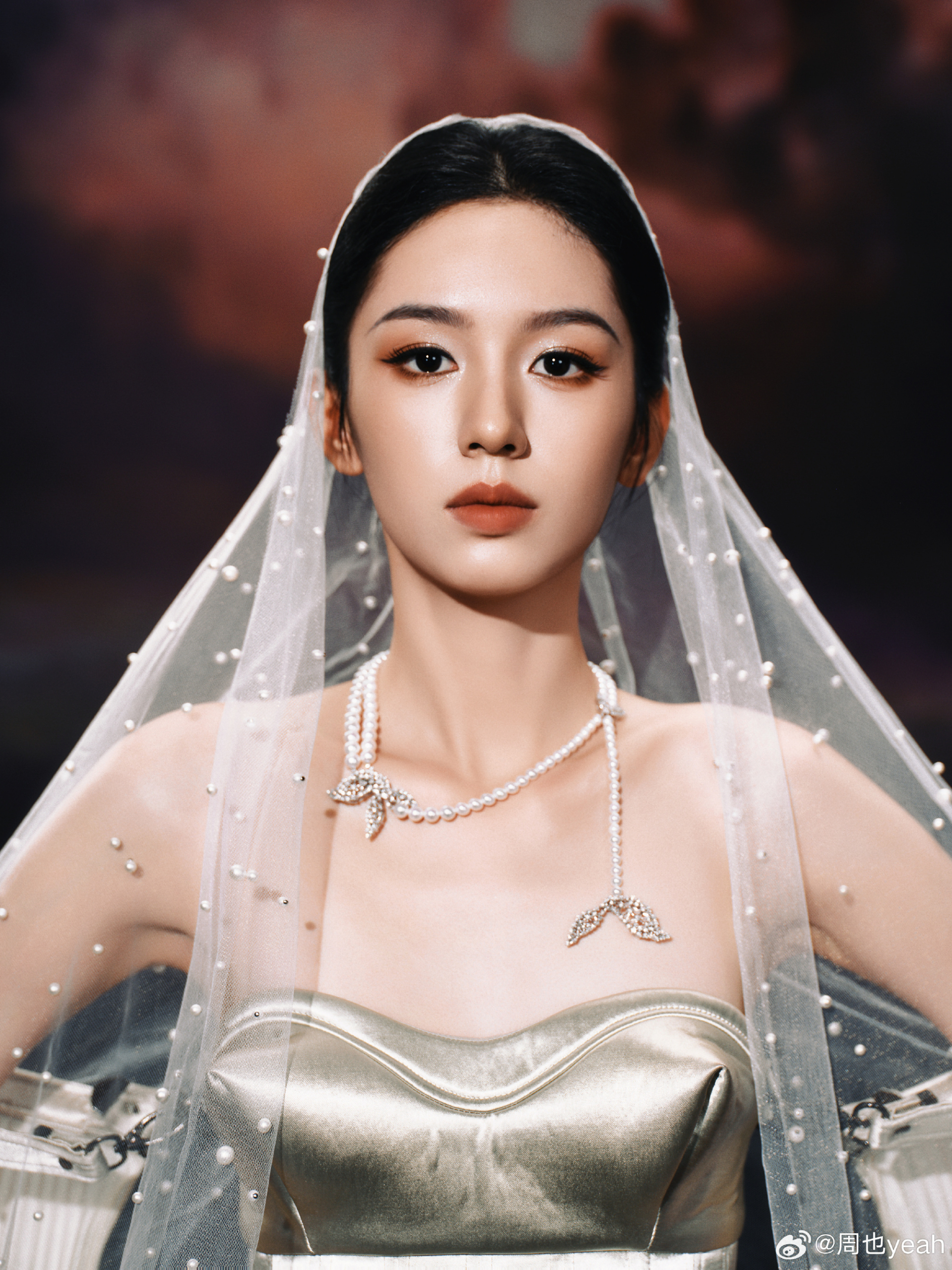 Châu Dã theo đuổi hình tượng lạnh lùng, “băng thanh ngọc khiết”. Ảnh: Weibo