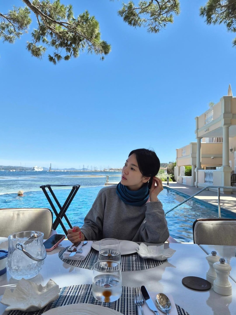 Song Hye Kyo khiến cả MXH phải 