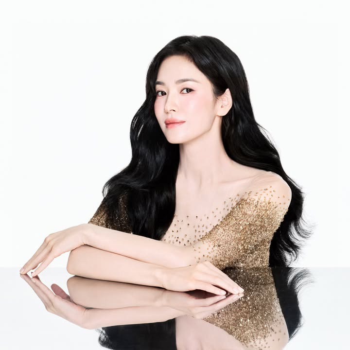 Song Hye Kyo khiến cả MXH phải 