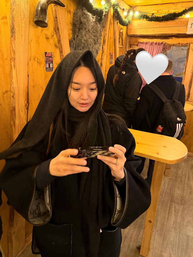 Shin Min Ah cứ thế này thảo nào Kim Woo Bin mê như điếu đổ!