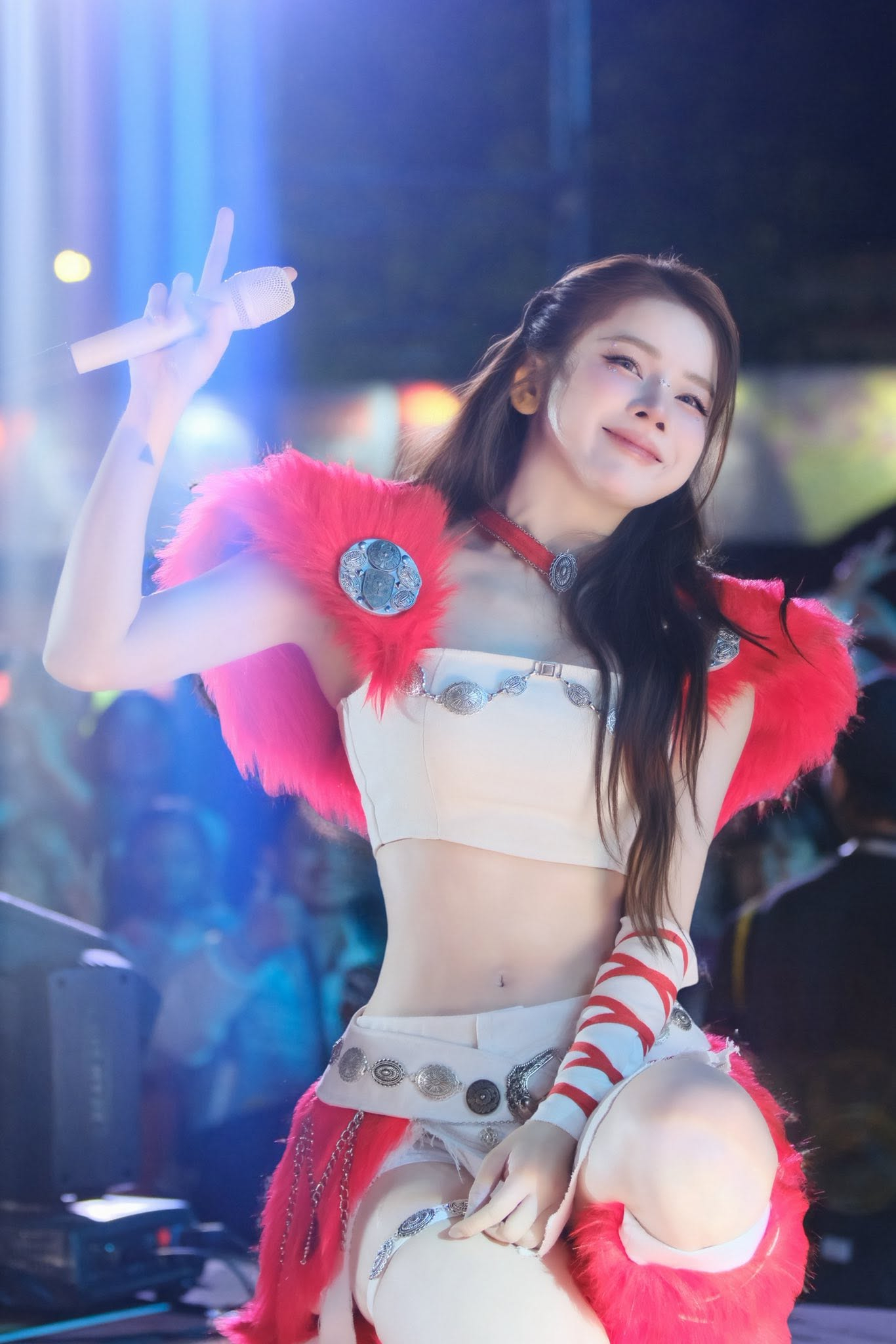 DJ Mie sau 3 năm chia tay Hồng Thanh: Mua biệt thự, đi Mercedes, nhan sắc ngày càng lên hương