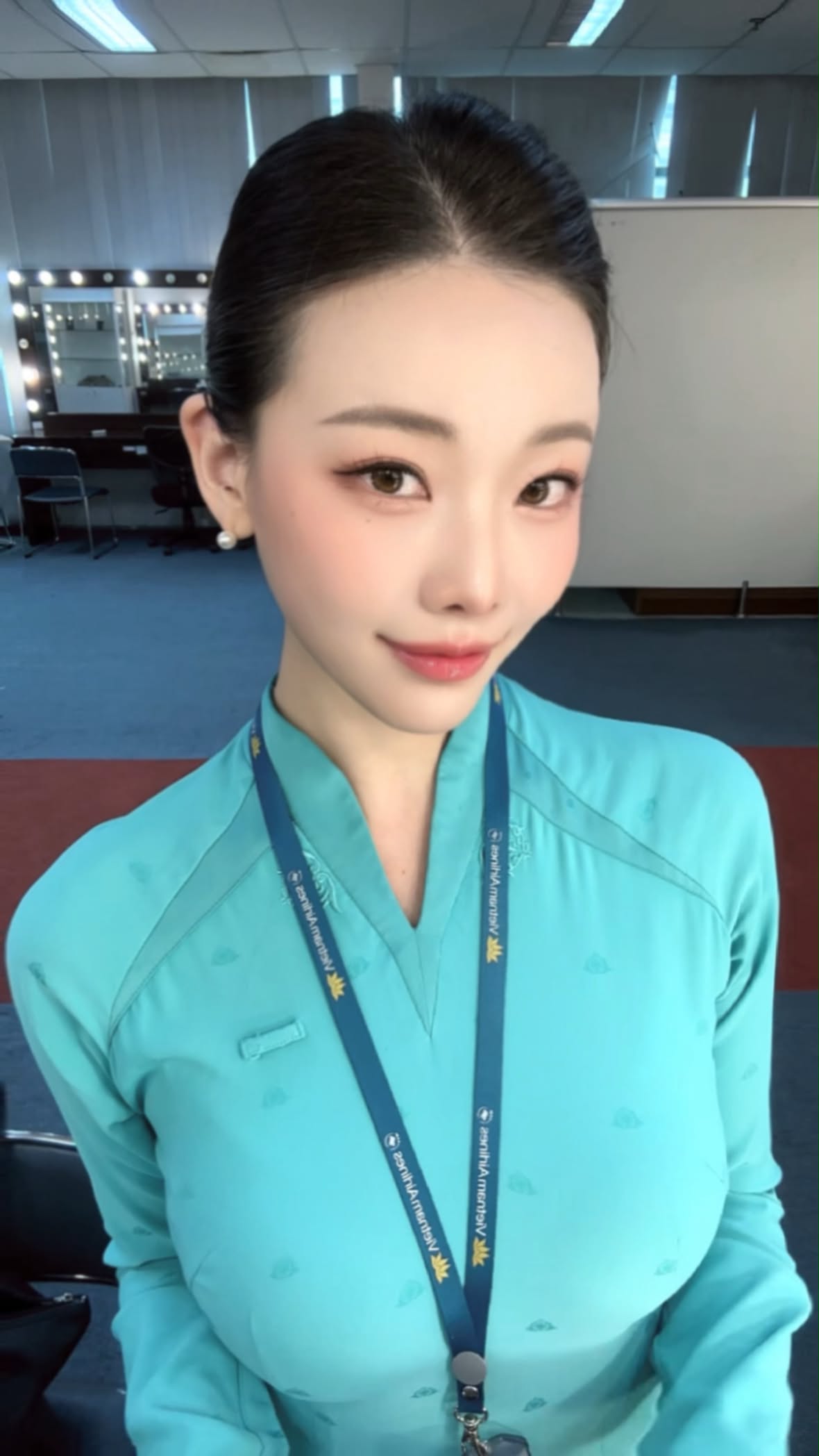Tiếp viên hàng không hãng Vietnam Airlines mang quốc tịch Hàn Quốc: Thuê nhà ở TP.HCM sống 1 mình, mê nhất là đi xe ôm công nghệ