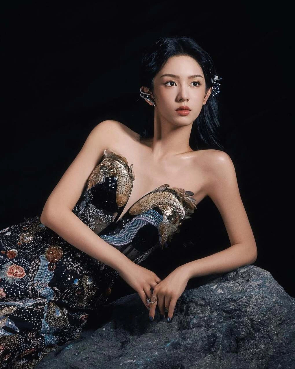 Mỹ nhân đẹp chấn động thế gian hẹn hò nóng bỏng với “hồng hài nhi” kém 5 tuổi, vừa dứt khoát tuyệt tình vì bị đàng trai chơi xấu