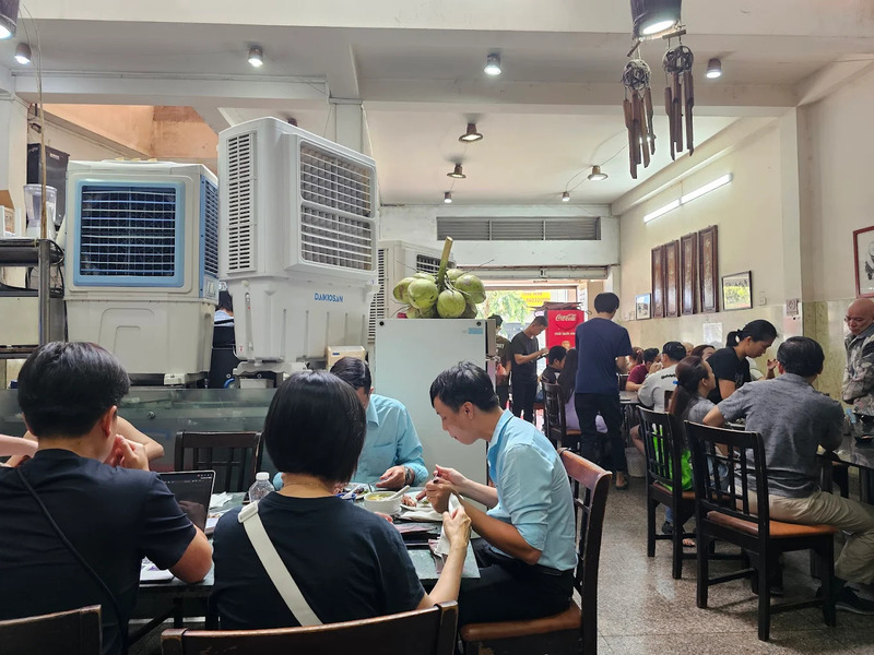 Dù mức giá cao hơn mặt bằng chung, quán vẫn luôn đông khách. Ảnh sưu tầm
