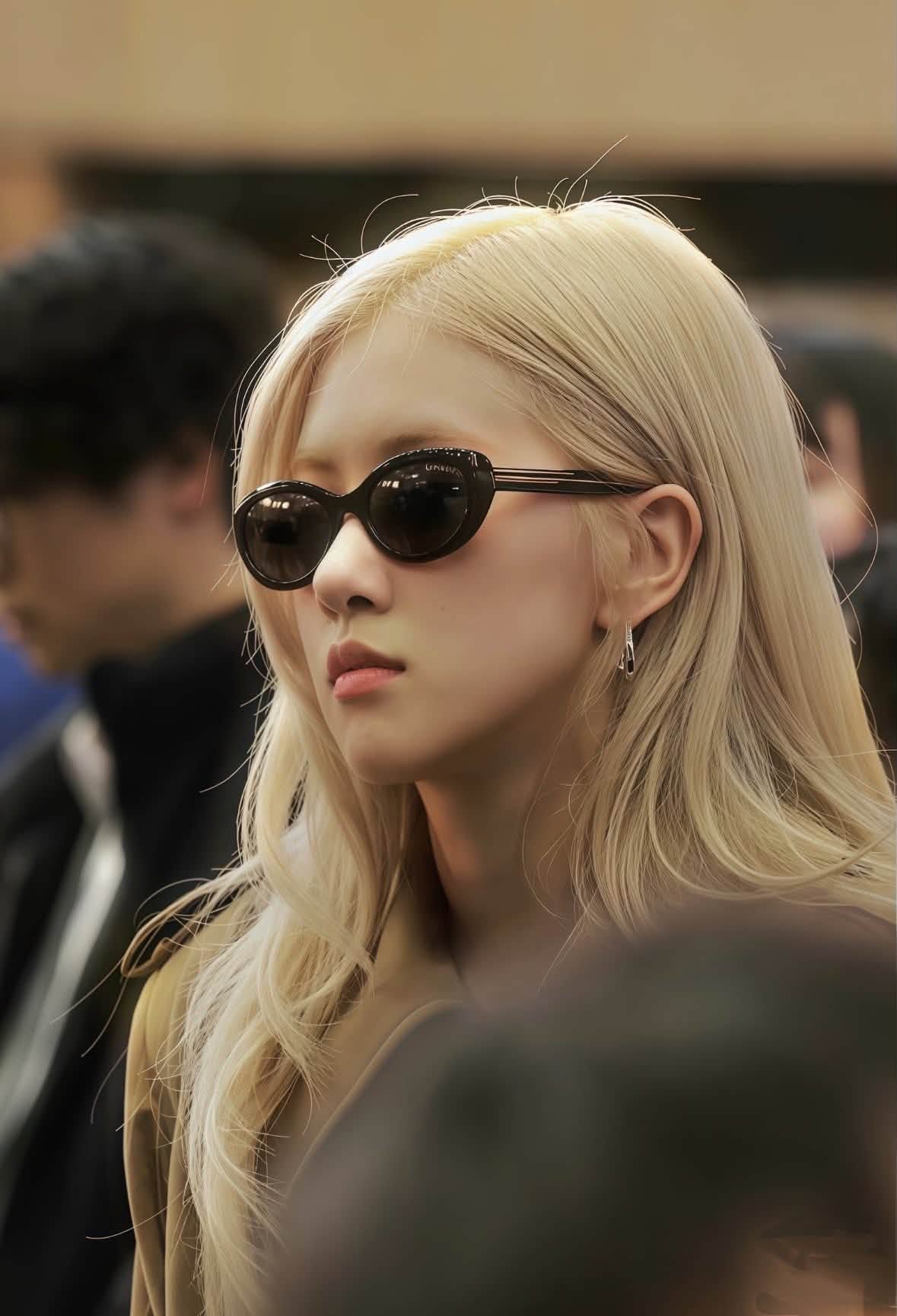 Rosé gây tranh cãi đầu tiên vì đang có lịch trình ở Mỹ