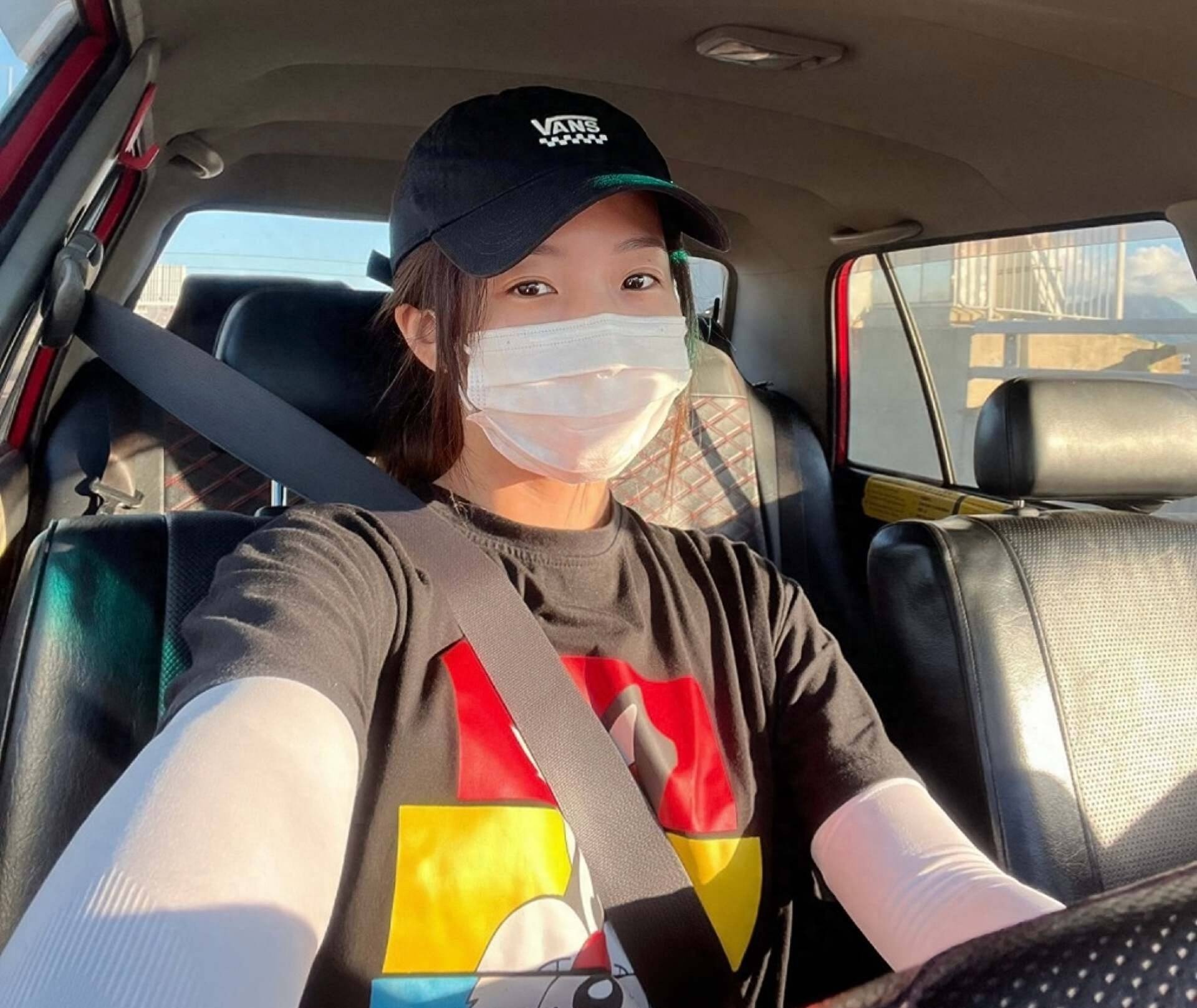 Sau khi rời TVB, cô đi chạy xe taxi mưu sinh. Ảnh: Sina.