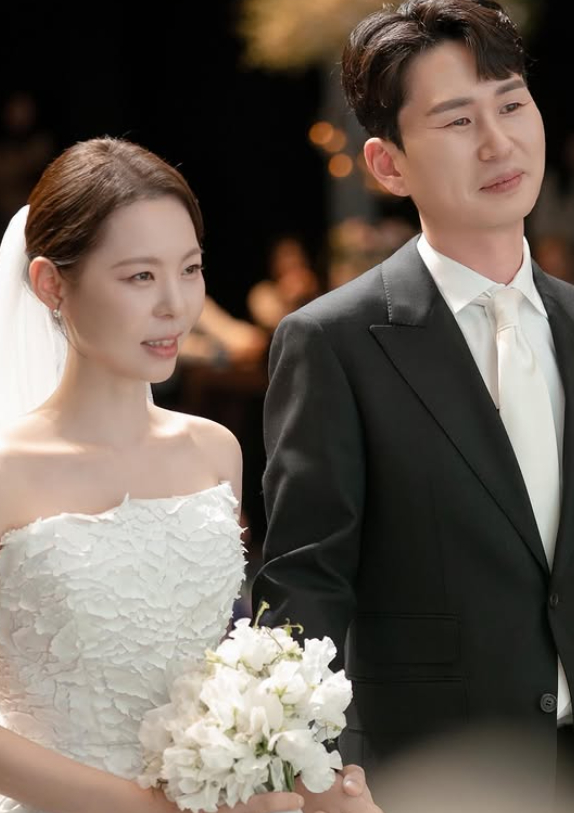 Yeong Ja vừa gây hoang mang với bài đăng lạ được cho là nhắm vào chồng cũ Yeong Cheol. Ảnh: Naver