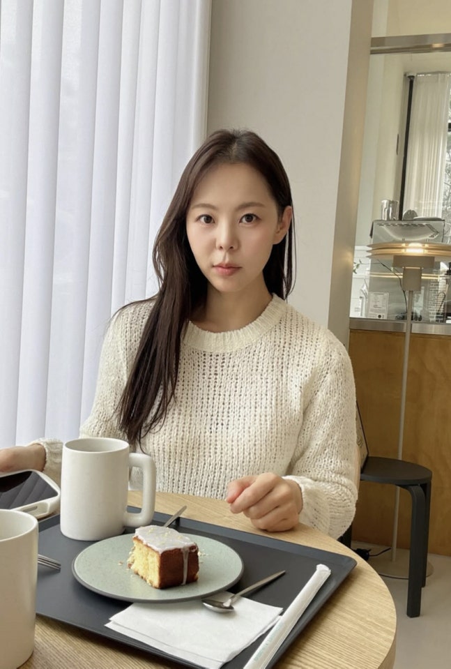 Cặp đôi đình đám ly hôn sau 6 tháng cưới, cô vợ lên mạng khóc ròng: