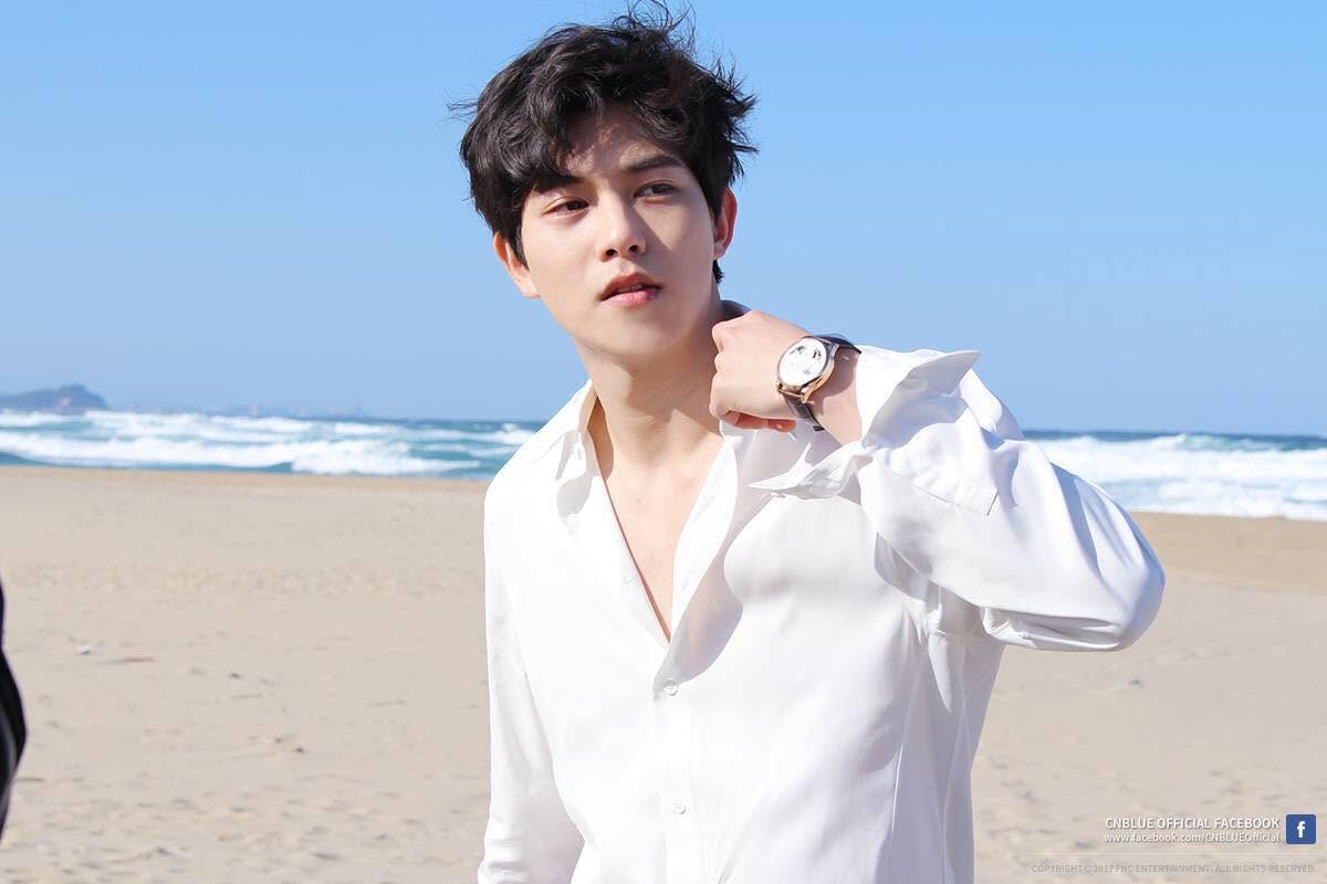 Lee Jong Hyun mặt dày, nhất quyết không rời CNBLUE sau khi bị phát hiện dính dáng tới Burning Sun. Ảnh: Nate