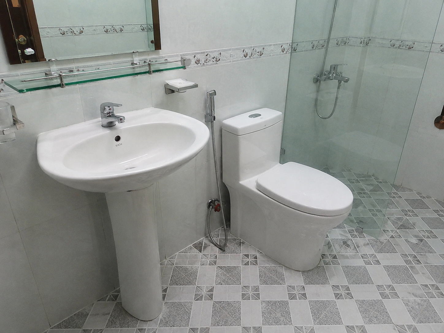 Vì sao ngày càng nhiều gia đình không còn làm lavabo chân đứng? 2 thiết kế tối ưu hơn đang dần trở thành xu hướng mới