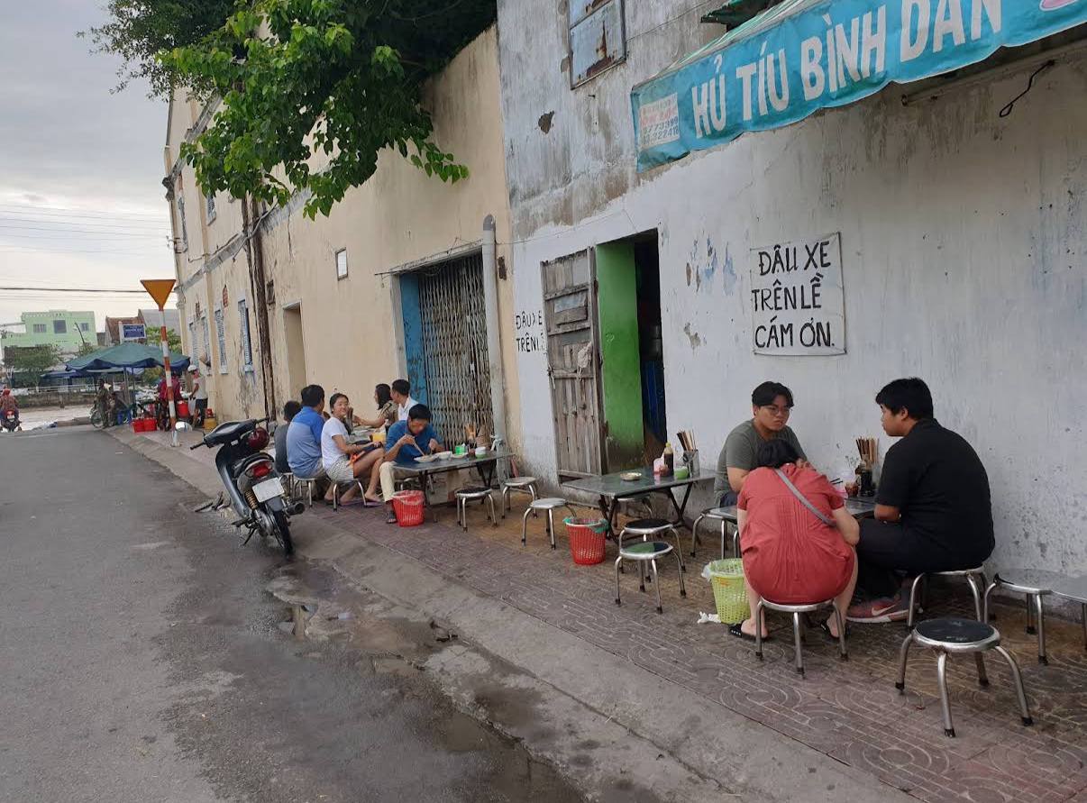 Bà chủ hủ tiếu Sa Đéc bán tô 20.000 đồng nhưng du lịch khắp nơi, khách quen tự nhận